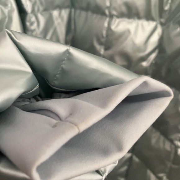 Abercrombie Silver Puffer Jacket - Picture 4 of 6